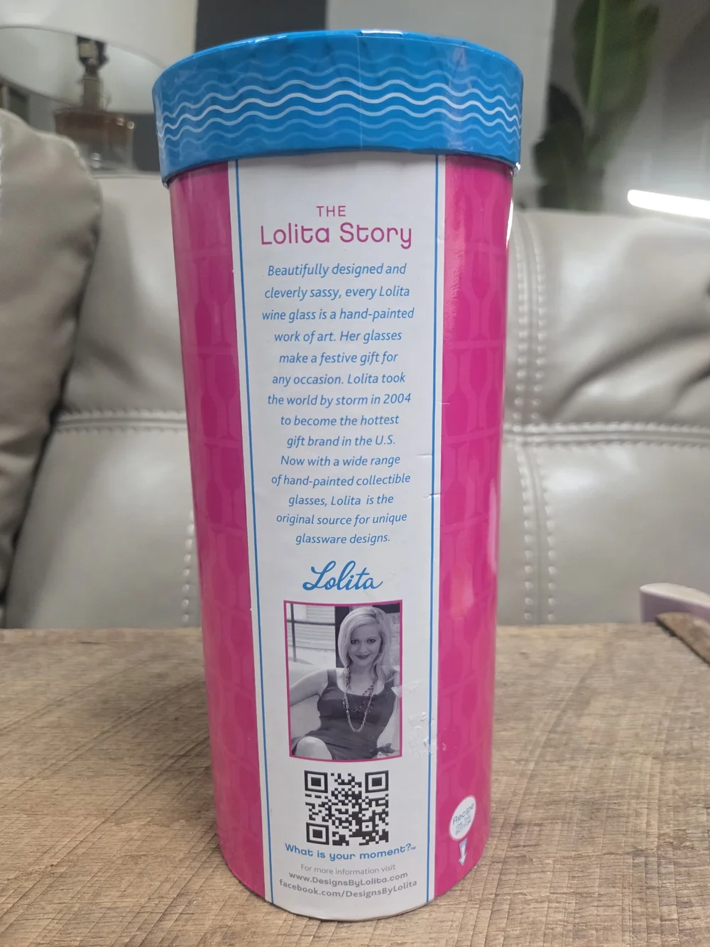 Lolita 'Best Aunt Ever' Beautiful Wine Glass ~ Bin O